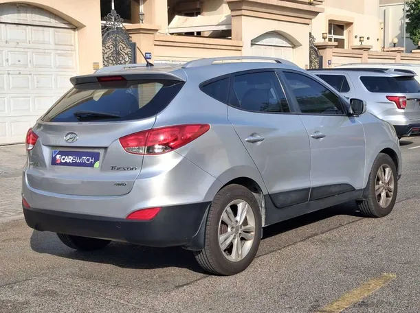 Car image 5