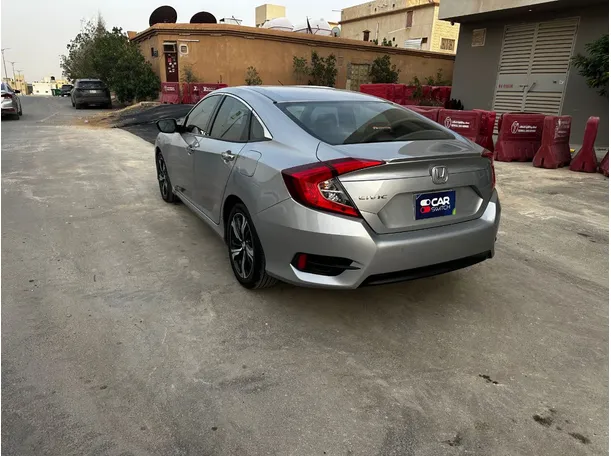 Car image 7
