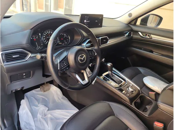 Car image 13