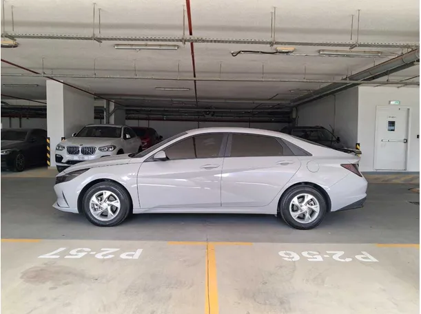 Car image 8