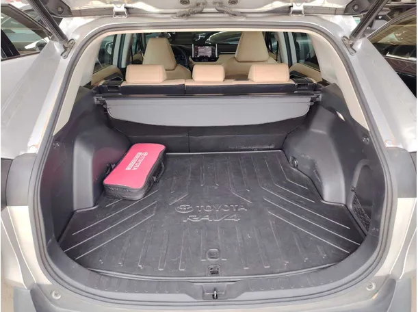 Car image 36