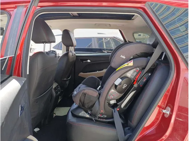 Car image 13