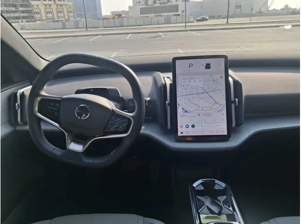 Car image 16
