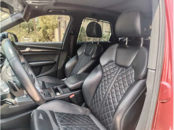 Car image 13