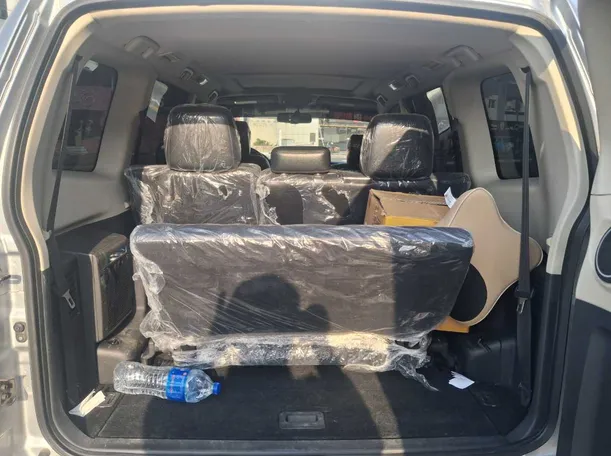 Car image 19