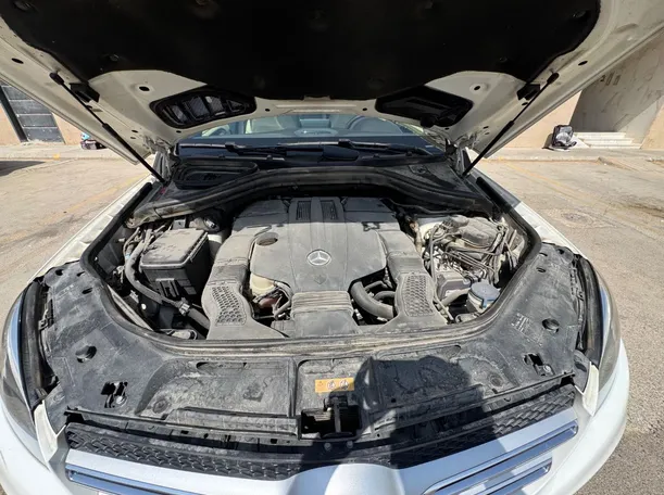 Car image 28