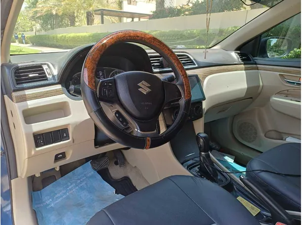 Car image 11