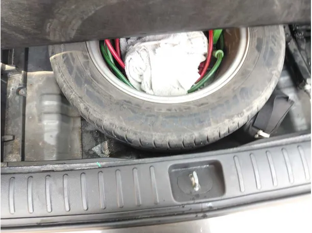 Car image 40