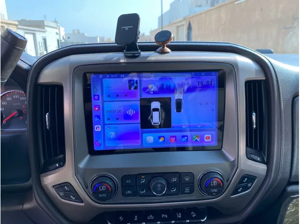 Car image 18