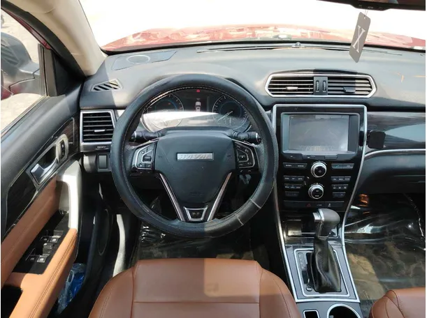 Car image 24