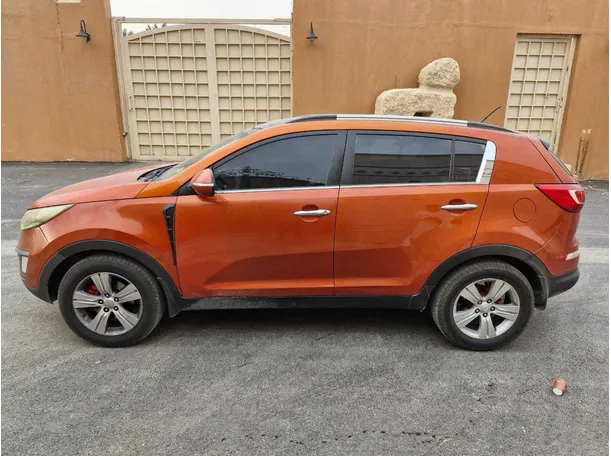 Car image 8