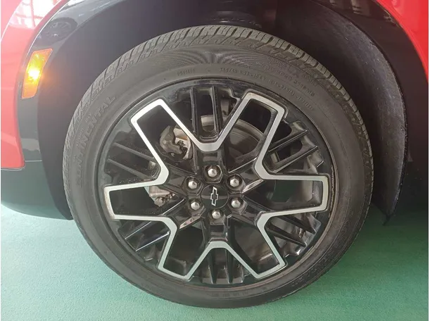 Car image 9