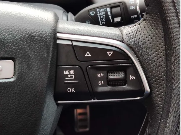 Car image 38