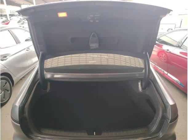 Car image 32