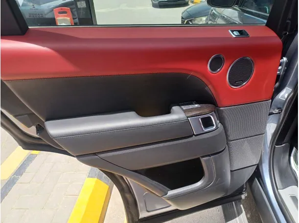 Car image 13