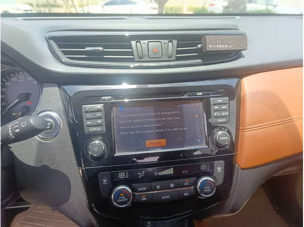 Car image 24
