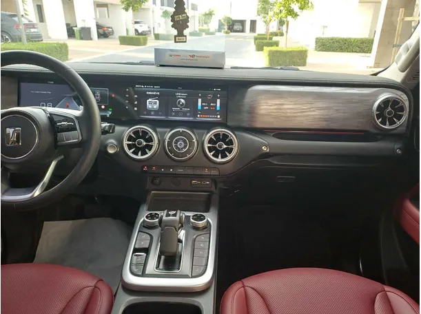 Car image 16