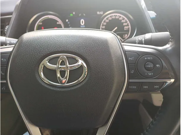 Car image 21