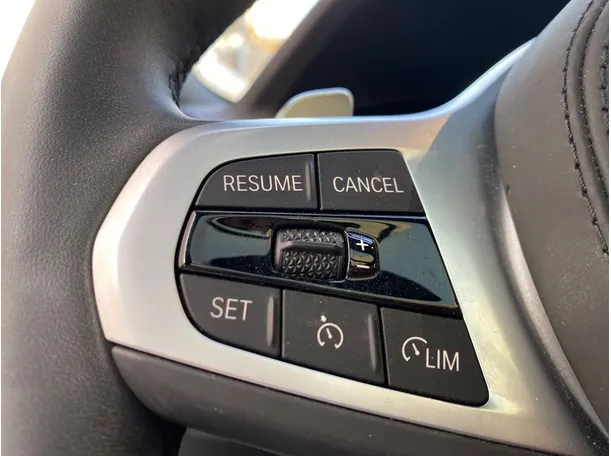 Car image 32