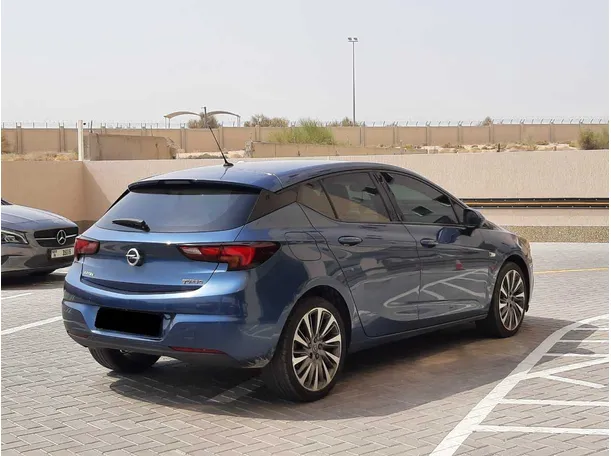 Car image 5