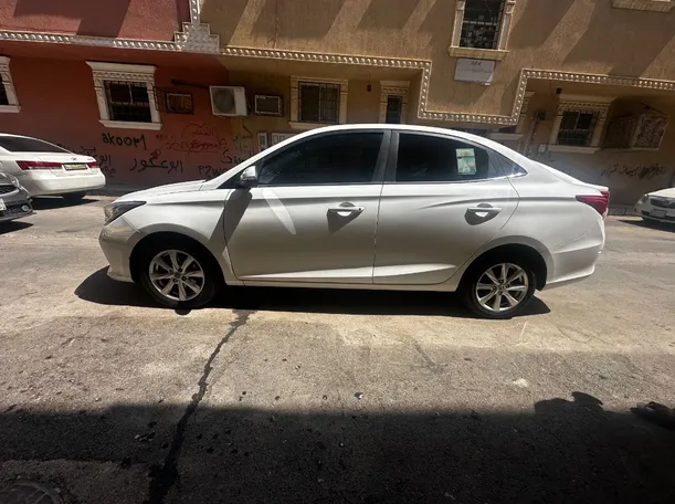 Car image 8