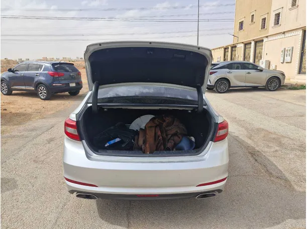 Car image 21