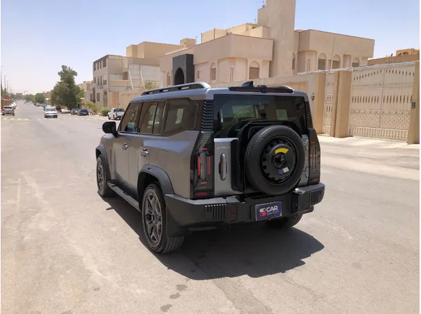 Car image 7
