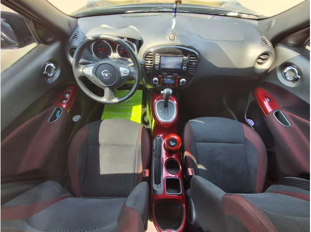 Car image 14