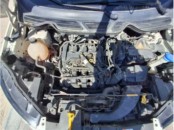 Car image 18