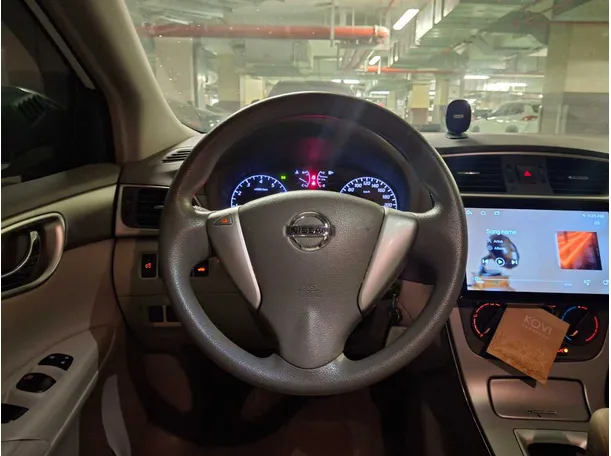 Car image 14