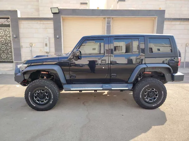 Car image 8