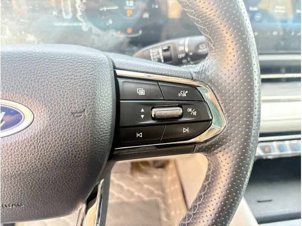 Car image 29