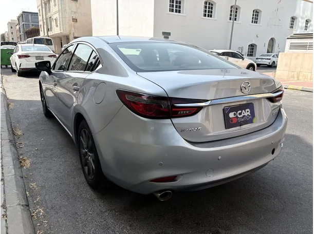 Car image 7