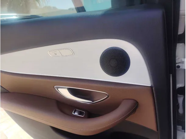 Car image 33