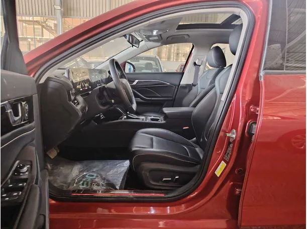 Car image 13