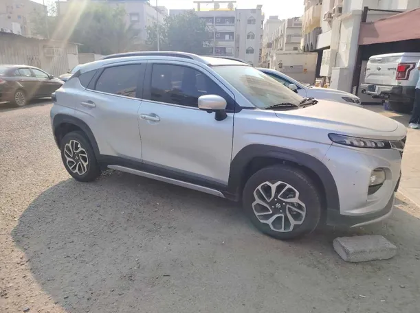 Car image 4