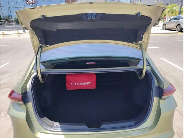 Car image 23