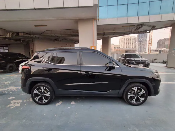 Car image 8