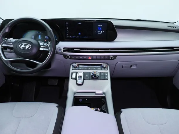 Car image 8