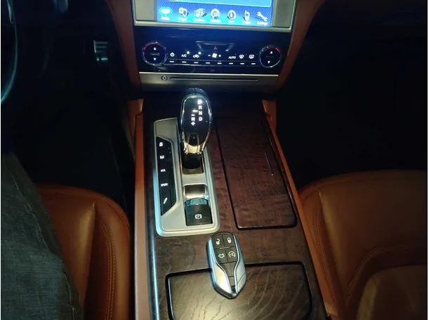 Car image 23
