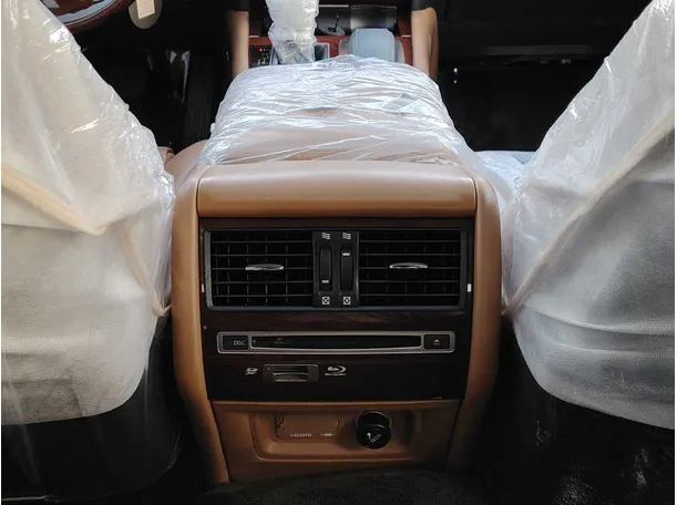 Car image 32