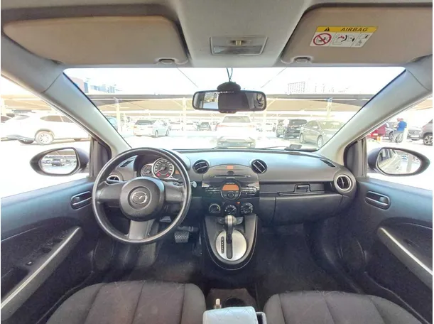 Car image 14