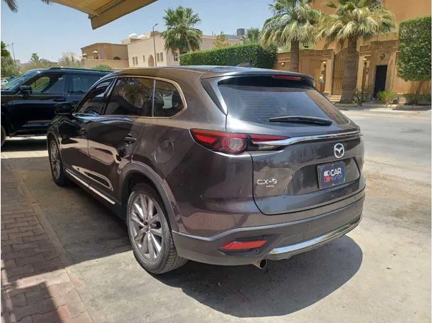 Car image 7