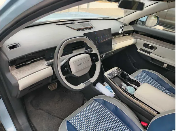 Car image 13