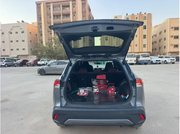 Car image 19