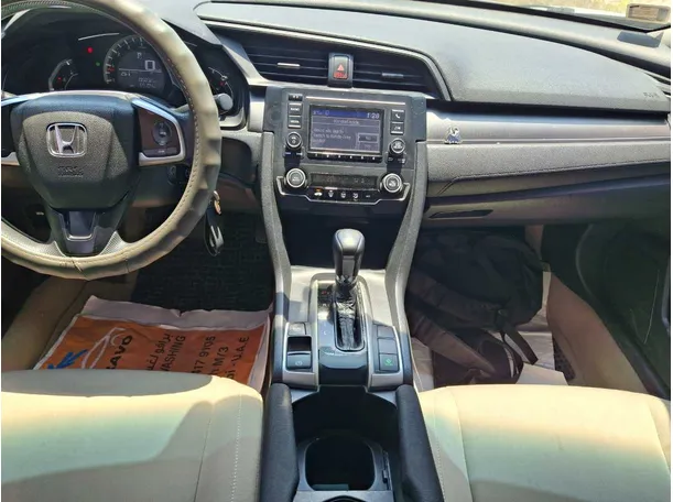 Car image 14