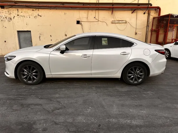 Car image 8