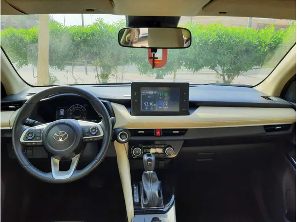 Car image 15