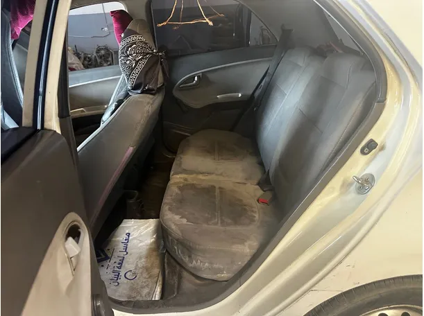 Car image 15