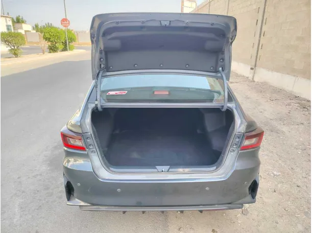 Car image 28